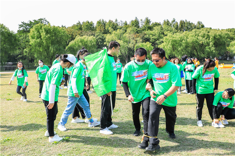 抖音热门团建游戏抢杯子（抢水瓶）游戏规则与玩法及意义