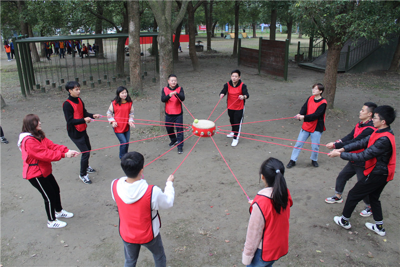 上海拓展训练:上海适合40人的拓展活动方案和游